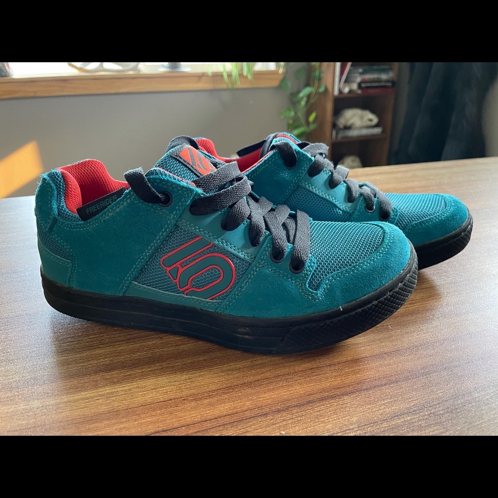Wmns Five Ten Mountain Bike Shoes (6.5)